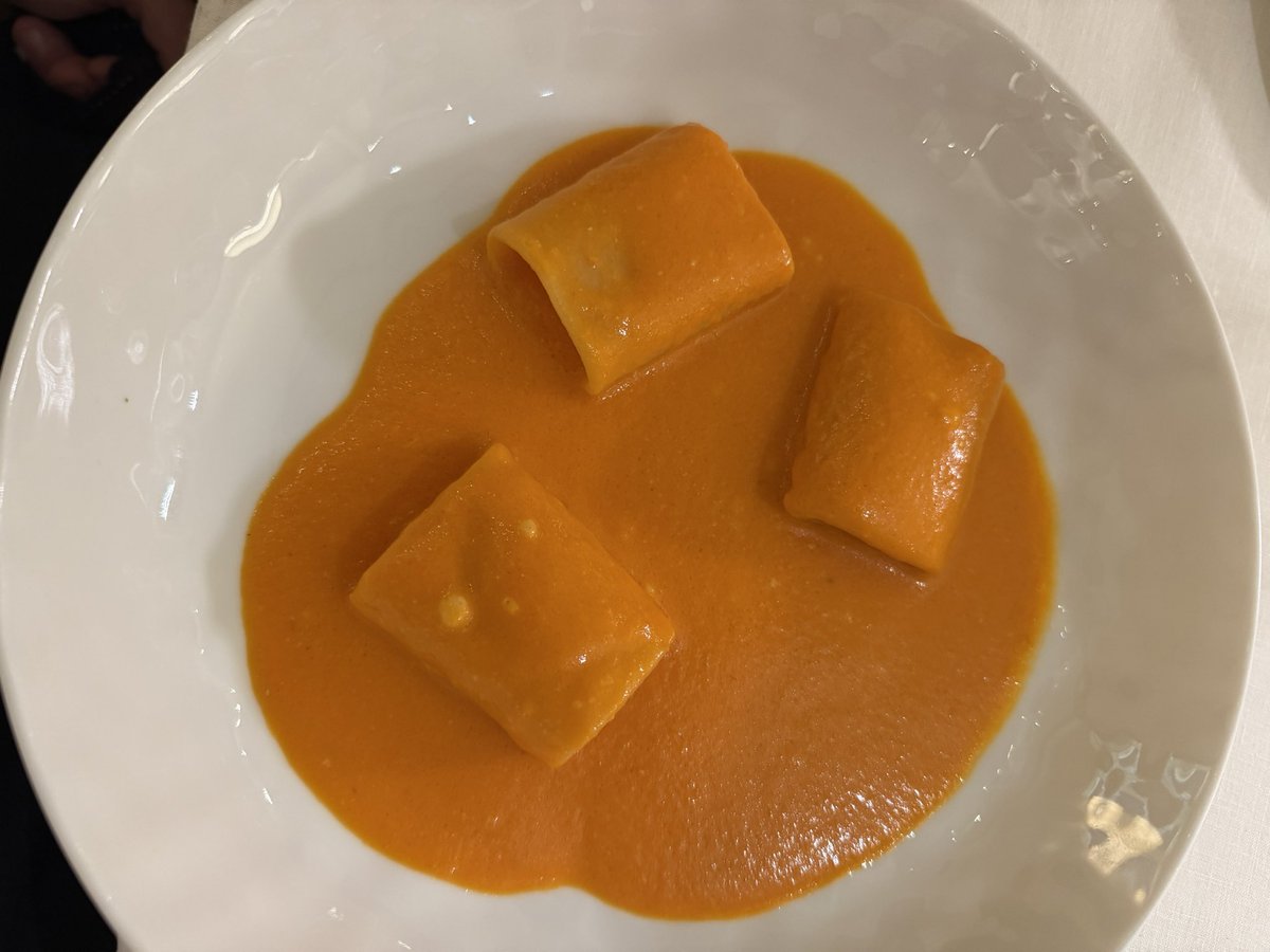 Gojoo______'s tweet photo. Comunque Vittorio è un esperienza da fare, costa 400€ a testa ma credetemi li vale tutti https://t.co/4D5Ltpa1nd