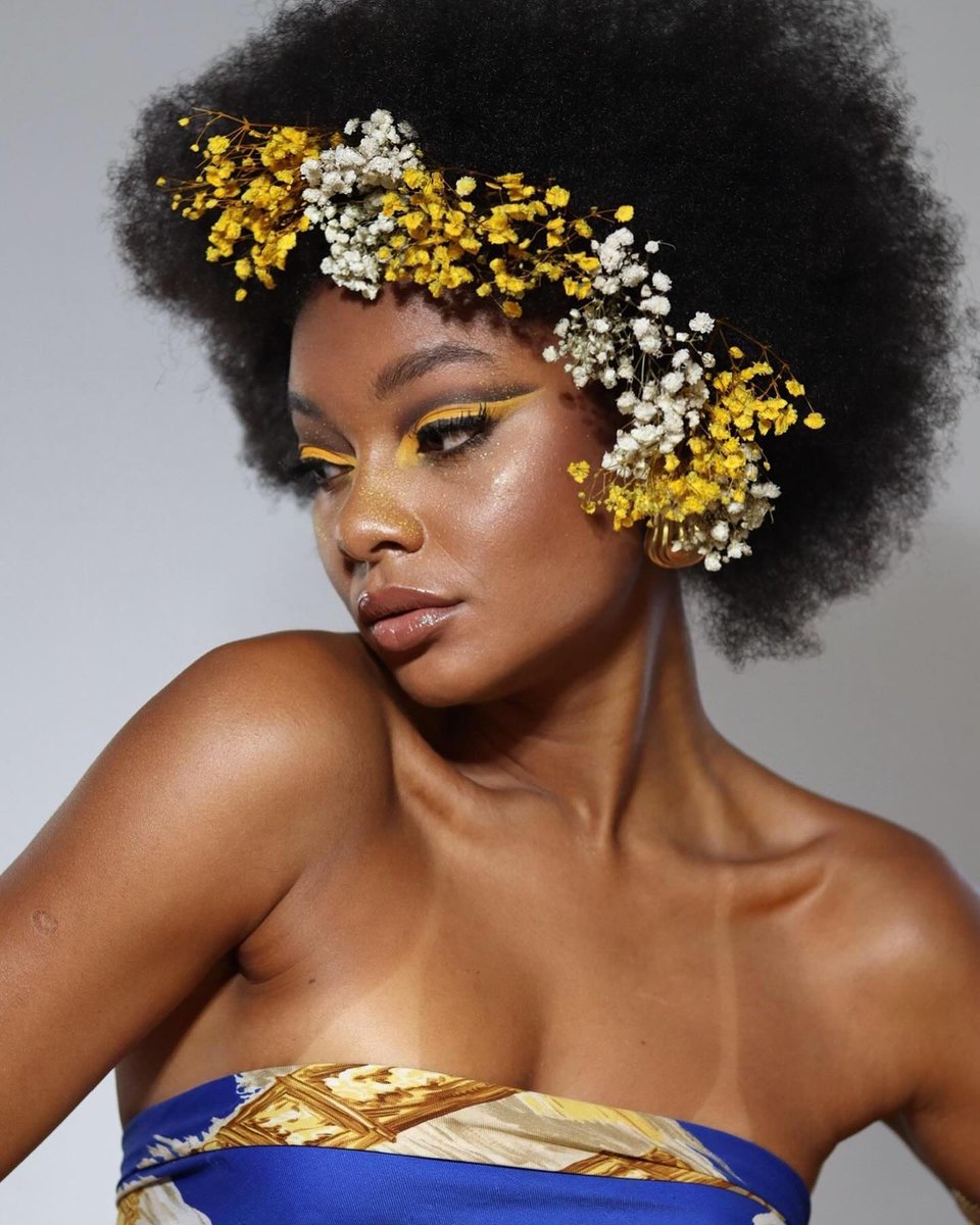 GraigBoiceib5's tweet photo. Here is my second editorial exam, and I’m proud of myself and the work I’ve done. For this photoshoot, I wanted to represent spring by highlighting the natural beauty of dark skin, emphasizing the contrasts of yellow tones and adding a bold, https://t.co/Fmzsz70xxi