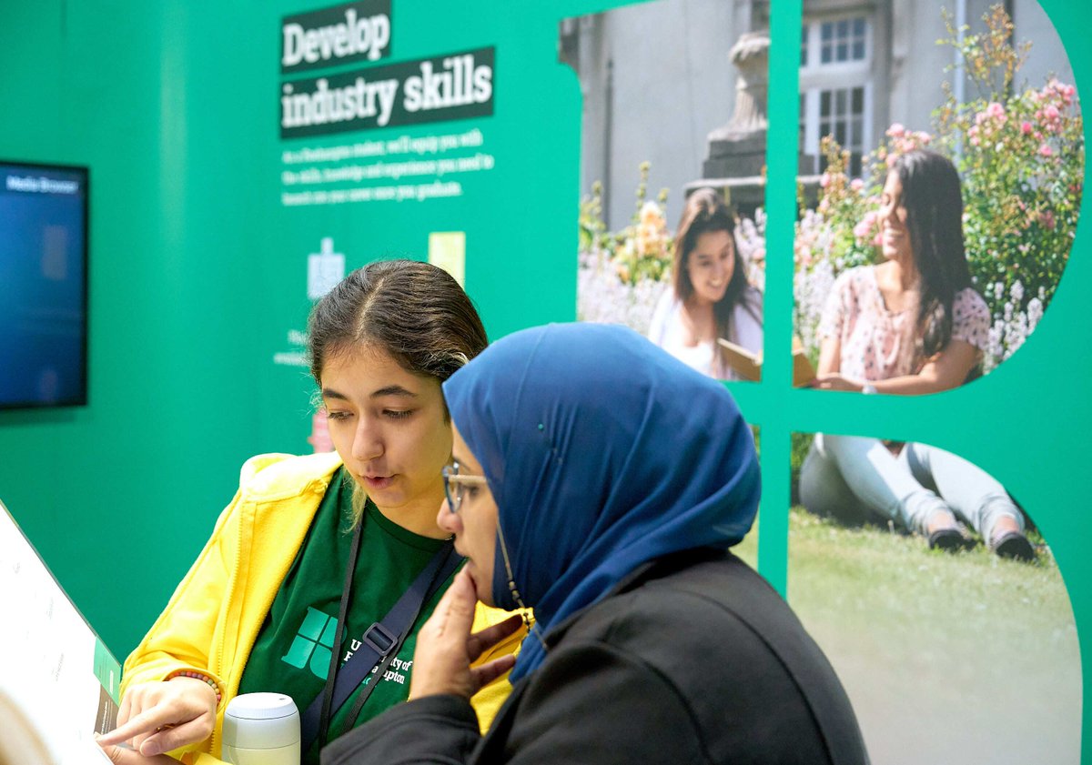 whatcareerlive's tweet photo. 💡 Parents – have you started talking about what comes after school?

Come along to What University? &amp; What Career? Live with your teen and discover all the options available to them!

📍13 &amp; 14 November – Olympia, London

🎟️ Book your FREE tickets today: https://t.co/vdsirHN9eJ https://t.co/cDngyL9kxI