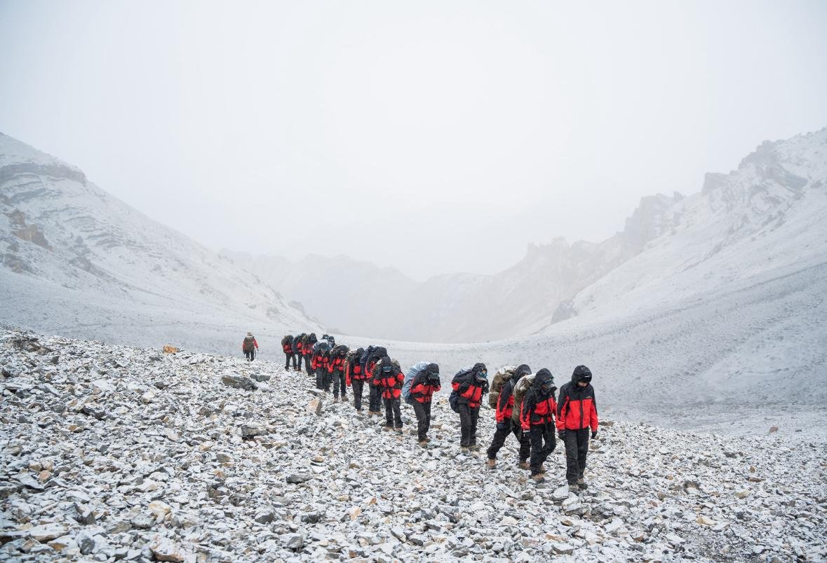 NCCGPHQSRINAGAR's tweet photo. 🇮🇳 Kashmir Girl Cadet Conquers Parang La | Aparajita 2026 🇮🇳

Cadet Fiza Farooq of 9 J&K Girls Bn NCC, Srinagar from GCW Nawakadal, Srinagar was among 20 NCC Girl Cadets who successfully completed the challenging Aparajita 2026 High Altitude Trek, traversing the Parang La Pass at 5,578 m.

Flagged off by Hon’ble Raksha Mantri Shri Rajnath Singh on 18 Aug 2026, the 30-day, ~250 km expedition crossed glaciers, snowfields, river valleys and demanding high-altitude terrain, culminating at Karzok, Ladakh.

The culmination was witnessed by Lt Gen Virendra Vats, YSM, SM, VSM, DG NCC , Smt Dipti Mohil Chawla, Additional Secretary, MoD & Brig Gurbir Singh, VSM, Group Cdr, NCC Gp HQ, Srinagar.

Aparajita 2026 embodies courage, endurance, teamwork and discipline, inspiring NCC Girl Cadets to push boundaries and conquer challenges at some of India’s highest terrains. 🇮🇳💪

@NorthernComd_IA @adgpi @HQ_DG_NCC @NCCDteJKL 
@Mygovindia @PIB_India @SpokespersonMoD
@lg_ladakh
@firefurycorps
@prodefleh
@prodefsrinagar
@chinarcorpsIA
@CM_JnK
@OfficeOfLGJandK