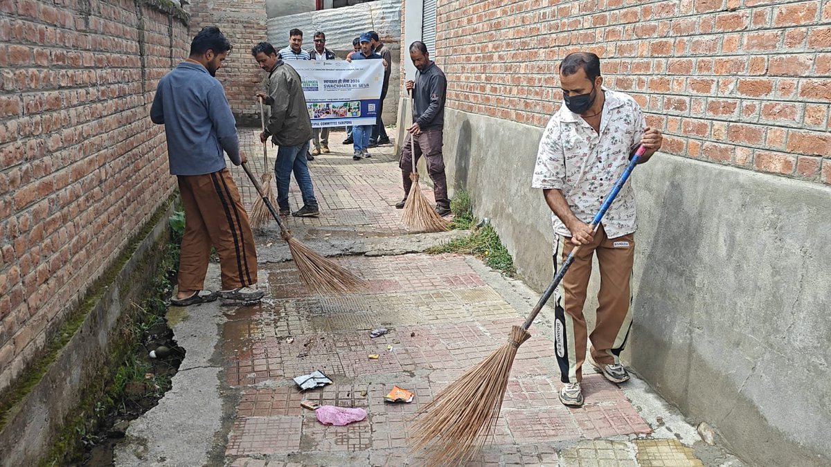 eomcyaripora's tweet photo. As part of the nationwide Swachhata Hi Seva 2026 Campaign, a cleanliness and awareness drive was carried out, with emphasis on source segregation of waste into Wet, Dry, Sanitary, and Special Care Waste. Residents and community members were sensitized on proper waste management. https://t.co/egKnnP8ZA9