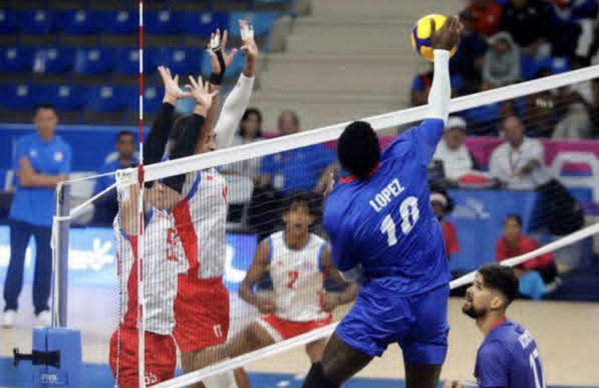jit_digital's tweet photo. #Cuba, tercer lugar en el continental Norceca de #voleibol
Su selección masculina logró con ese resultado clasificación al Campeonato Mundial, y ubicó a tres jugadores entre los premiados en el cuadro de honor del torneo. #DeporteCubano
#SiempreXCuba
https://t.co/XoJvUCvK1I https://t.co/np5wIhCfW0