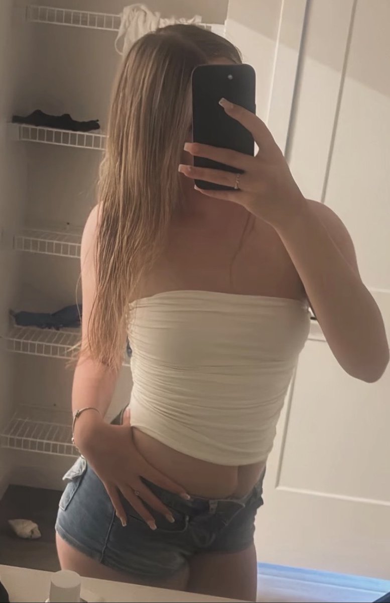 thegorillachese's tweet photo. Lil cucky wanted to show off this butch ngl she looks like she would have fun surrounded by white cock

#cuck #cuckson #momson #incest #mom #milf #ntr #bull #bwc #imwf #wankchat #irl #irls #jerkbud #jerkoff #cum #orgasm https://t.co/KqJGNaTv6a