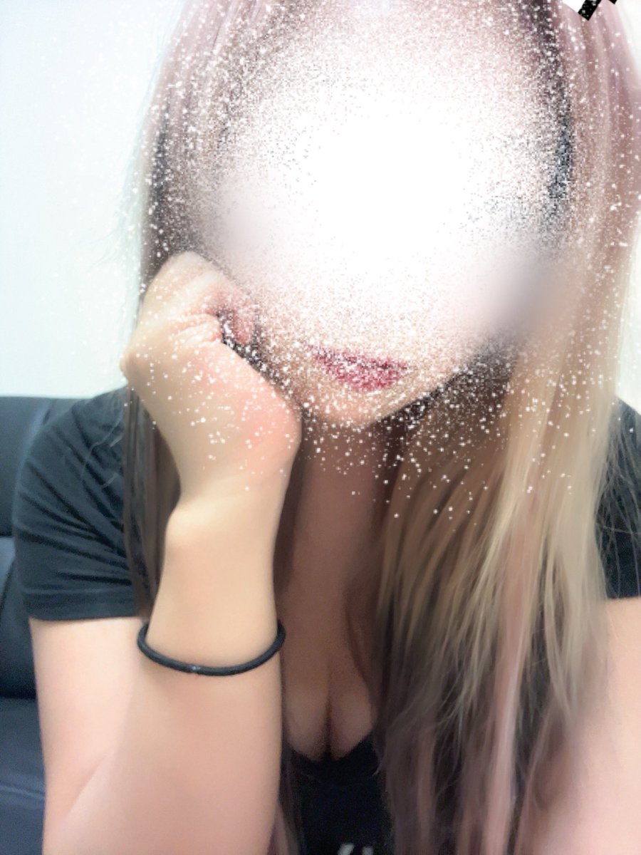 Enamiglapq's tweet photo. おつかれー！✌️💫
明日金曜わ10:00〜17:00で出勤✨
てか！土曜からシルバーウィークじゃん？
珍しく19:00まで長く居るから、普段時間合わない人もまじで会いにきてほしいレベル🥺💖
連休の癒やし、いまのうちに確保しにきてね？
ご予約待ってるーーー！🫶🔥
#岡山 #メンエス #シルバーウィーク https://t.co/fT6A4q8aS0