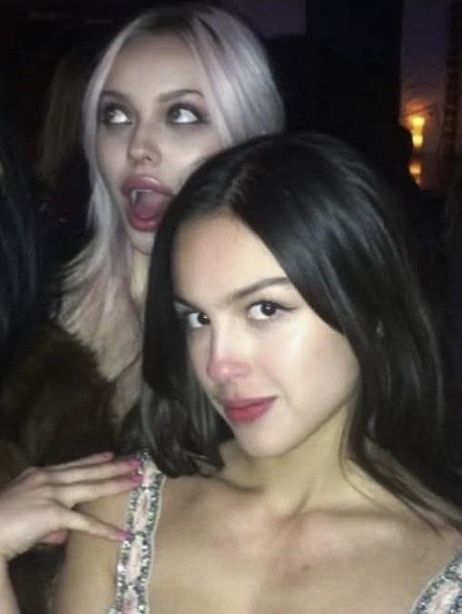 oliviasbunny's tweet photo. queens #livdela https://t.co/pYZof8OFaH