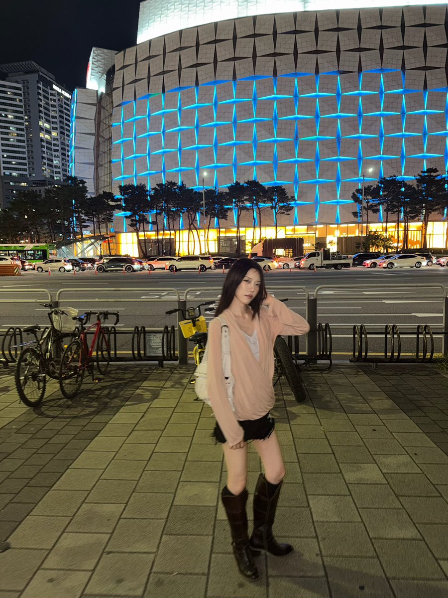 ownees2's tweet photo. 잠실이 이렇게 중티나는 줄 몰랏음 https://t.co/OPVqNV1JG9
