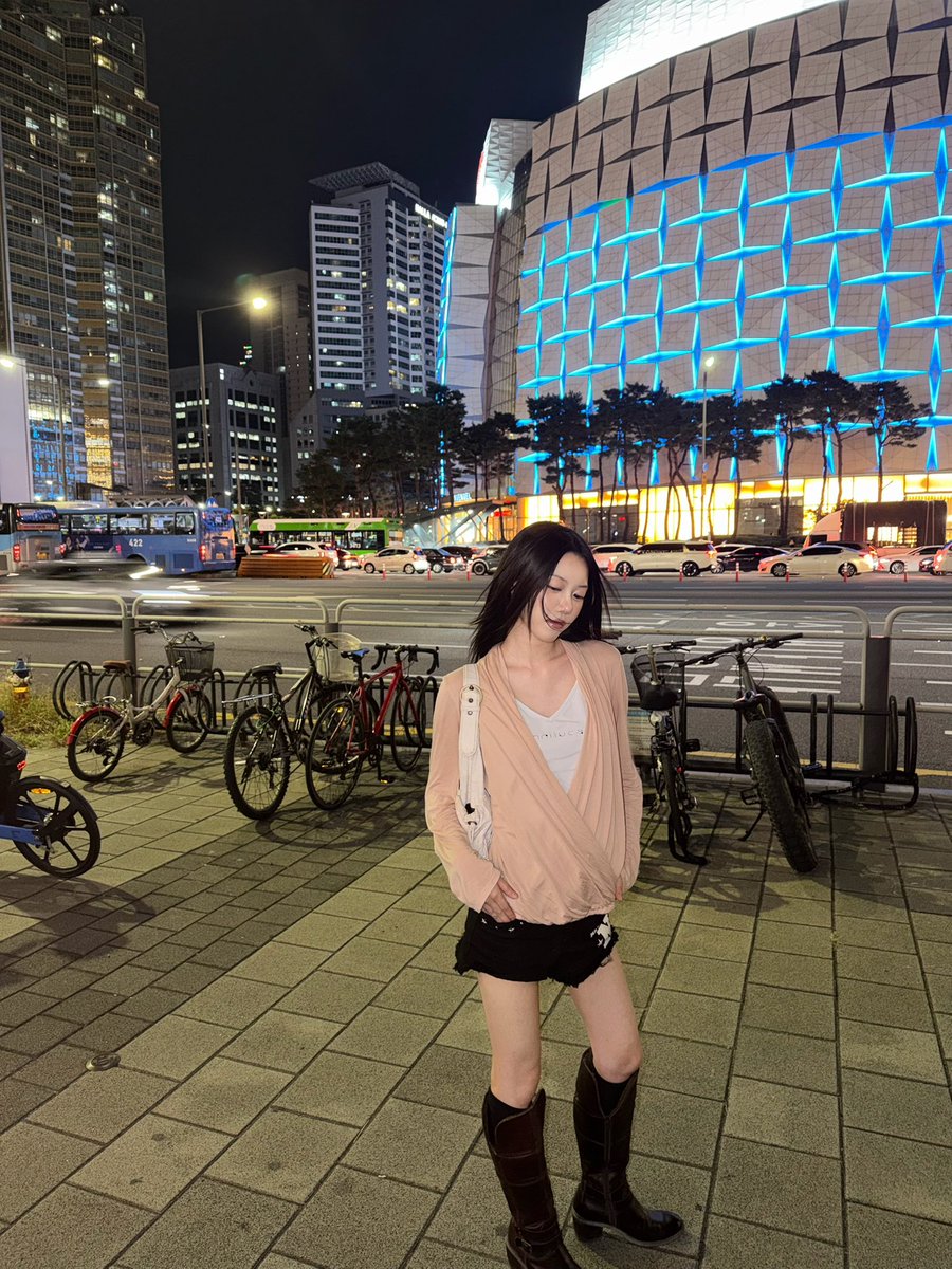 ownees2's tweet photo. 잠실이 이렇게 중티나는 줄 몰랏음 https://t.co/OPVqNV1JG9