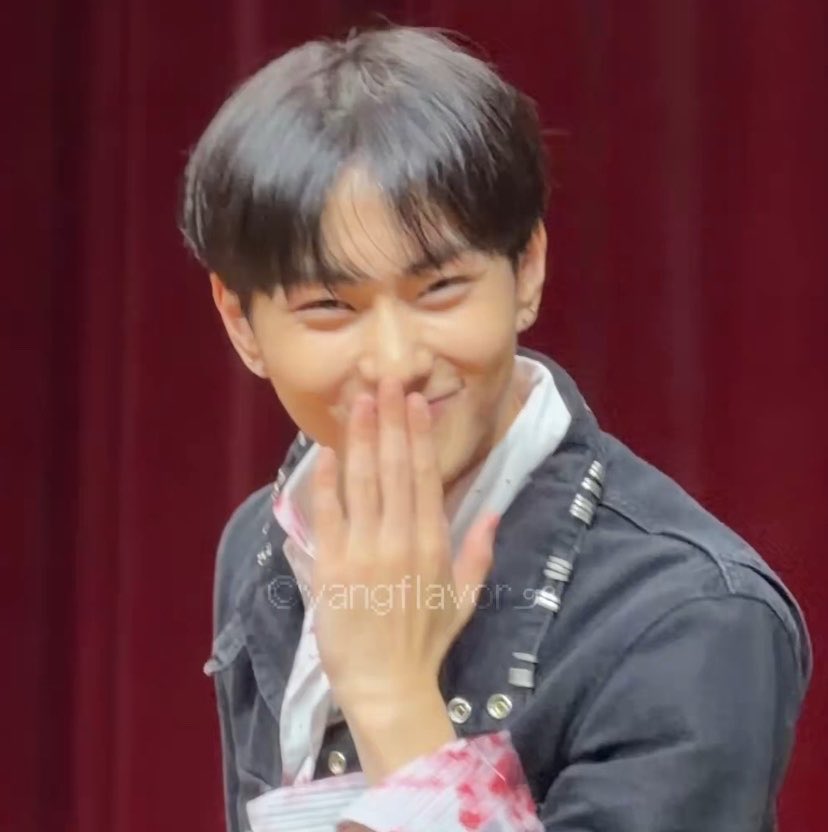 overcupid's tweet photo. 🤭🤭🤭 https://t.co/jG8RA6NQOC