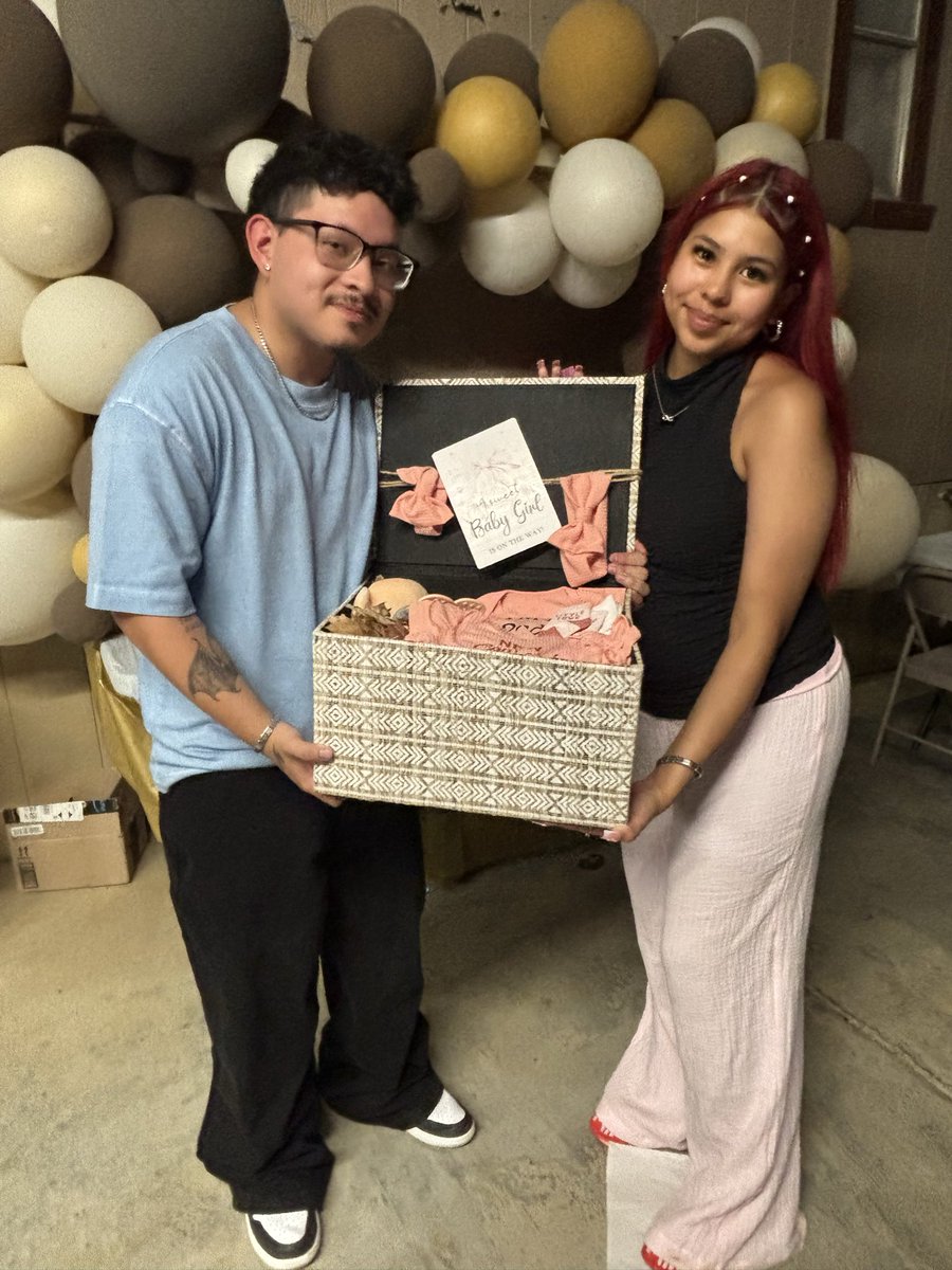 RICHX0320's tweet photo. @jk_rowling @damekatydenise_ @PinkNews On a side note, we had a harry potter themed baby shower @jk_rowling https://t.co/CVzz0a81zD