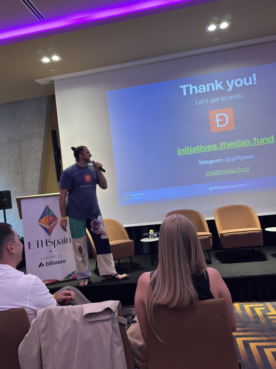 SoyAuraBrito's tweet photo. @ETHSpain_ está increíble 🎉 un espacio para compartir, aprender y hacer mucho #networking 

Y por supuesto, la #privacidad dijo: ¡presente!

Gracias @Adriansan_dot y @estrelladelcar_ por esta maravillosa invitación y experiencia 🛡️✨ https://t.co/7naxKmztFw