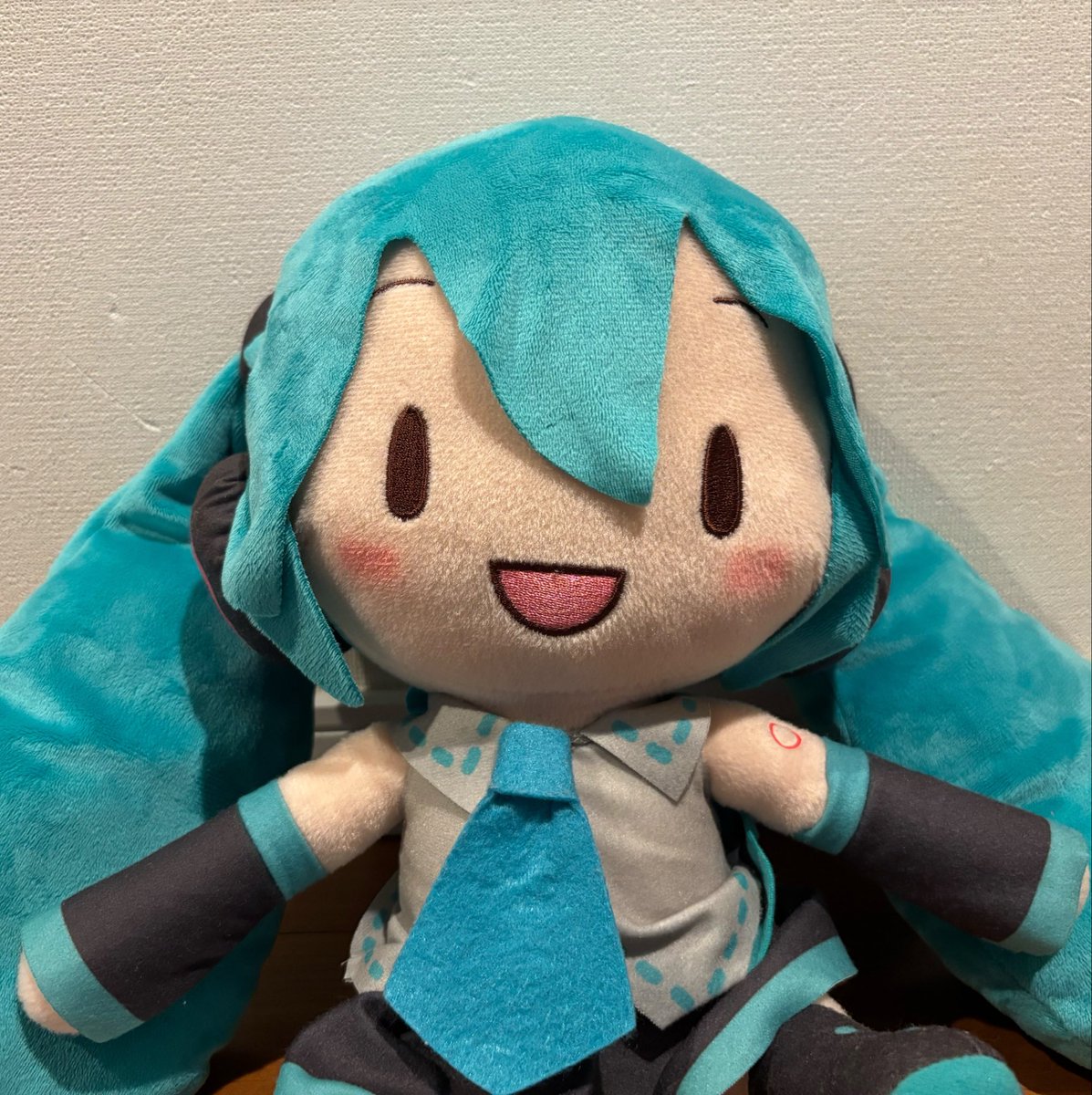 mimimimimoromi's tweet photo. ←なんも考えてない時のふわミクさん

　　とても考えている時のふわミクさん→ https://t.co/yzJNHnOpdl
