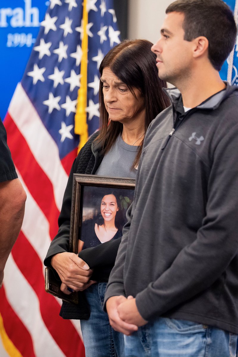 SecMullinDHS's tweet photo. One death at the hands of an illegal alien is 100% preventable.

On Monday, I met with the family of Sarah Root, a 21-year-old Nebraska college graduate who was killed in January 2016 by an illegal alien in a drunk-driving crash. He fled the country to evade prosecution, but has finally been brought to justice. 

@POTUS Trump has made ELIMINATING these tragedies a top priority. @ICEgov and @HSI_HQ are working every day to arrest and remove criminal aliens to prevent tragedies like this from EVER happening again.

We will never forget Sarah. God bless her family, including her parents, Michelle and Scott, for continuing to tell her story.

If you enter this country illegally and break our laws, it is our job to hunt you down and remove you from this nation.