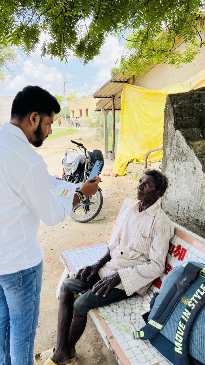 Gsmandalbharuch's tweet photo. વિવિઘ સેજામાં ખેડૂતોની કામગીરી સાથે અનેક મોબાઇલ એપ્લિકેશનમાં માહિતી અપડેટ કરવાની જવાબદારી રહે છે. જરૂરી digital resources મળવા જોઈએ.

#GramsevakNyayLadat @SandeshNews @GujaratFirst https://t.co/MwebYSwpRb