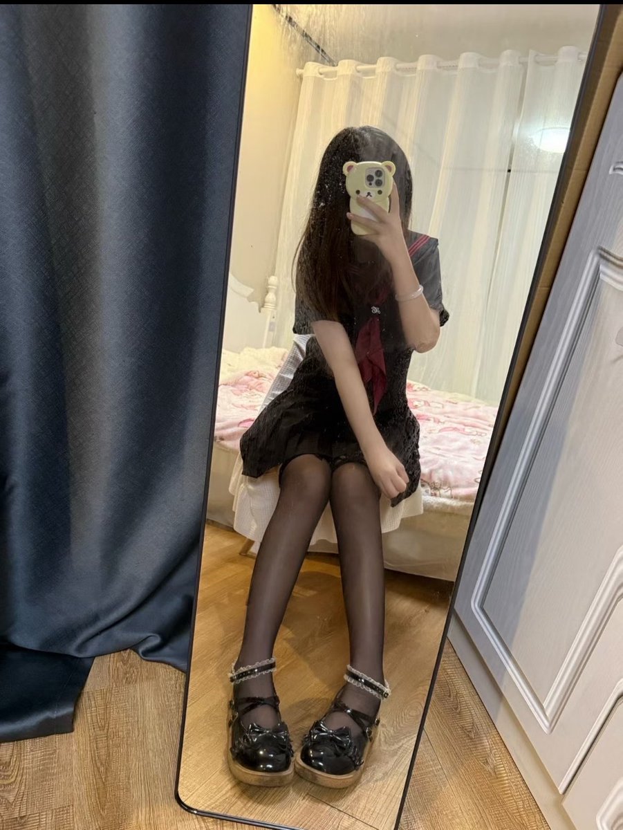 sherry91cw1's tweet photo. 有男生要来锐评我17的福嘛🥺                                                                

睡不着来X发泄了                    

流言1我真发 https://t.co/DhKm3ZNi6N