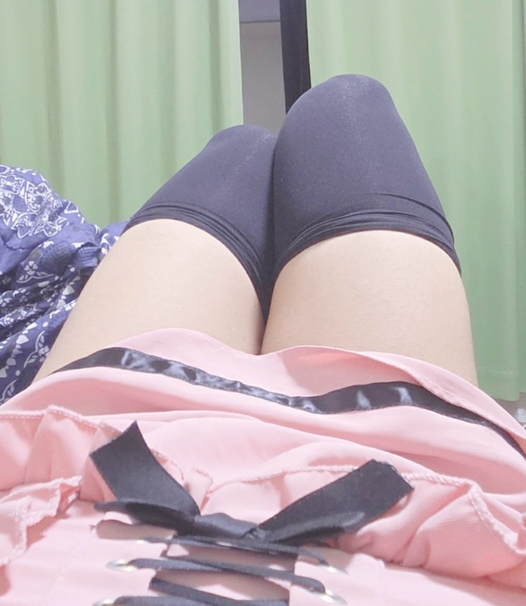rhz47s's tweet photo. ＃ふともも
寝れなかったので(笑) https://t.co/2WAlkWxFRx
