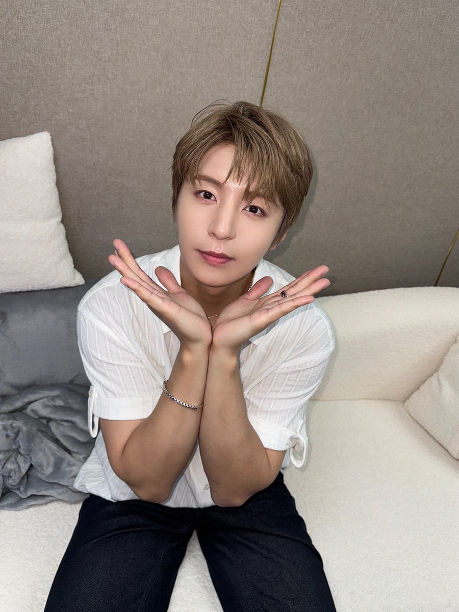 yun_n_OFFICIAL's tweet photo. [📸] 260917 최성윤 (CHOI SUNG YUN) HONG KONG 1st Single Album [I STILL WAITING] 발매 기념 팬사인회 HK 완료✔️

홍콩에서의 마지막 팬사인회 완료 !
내일 또 무대에서 함께 즐겨요 ! 🙌
골드니스 여러분 좋은 밤 보내세요 ☺️

#崔誠允 #최성윤 #CHOISUNGYUN #Y #ISTILLWAITING https://t.co/ogkMijap9k
