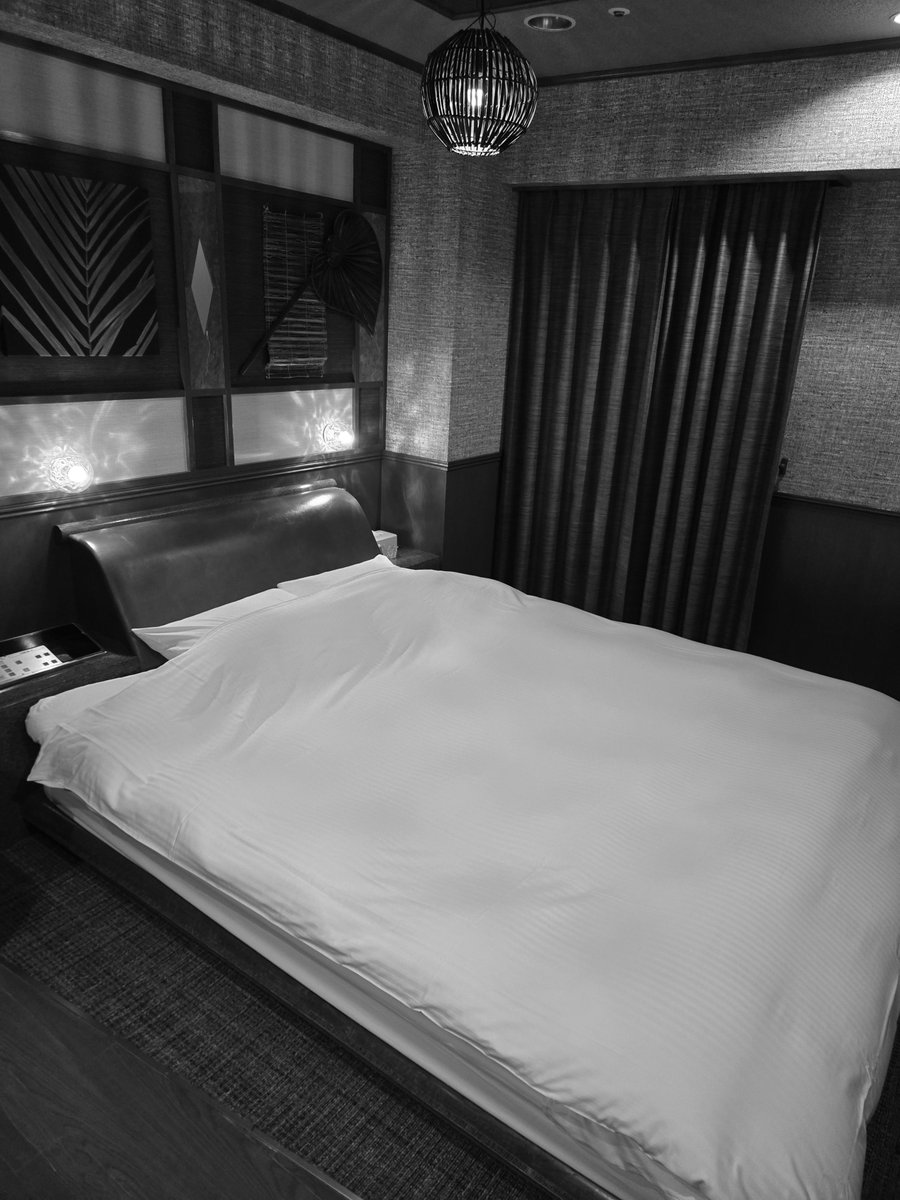 KJtheoldman's tweet photo. 新規/30代/独身/技術職

なんと東京から出張で来てて仕事の後に会いたいと言われた案件。

いざ会ってみたら…可愛い！

見た目と裏腹にとにかくエロい！キスしまくり。全身舐めてくれるし笛も上手すぎる。

挿入後は絶叫系。締まりよし。

明後日また会いたいと言われて…ブッキング発生で困った。 https://t.co/Ph1c9oO3Xk
