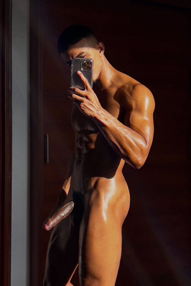 Luzi_ofc's tweet photo. Alguém quer esse chocolate 🍫 😋

https://t.co/nz8x0BcvVX https://t.co/fzkscrnDon