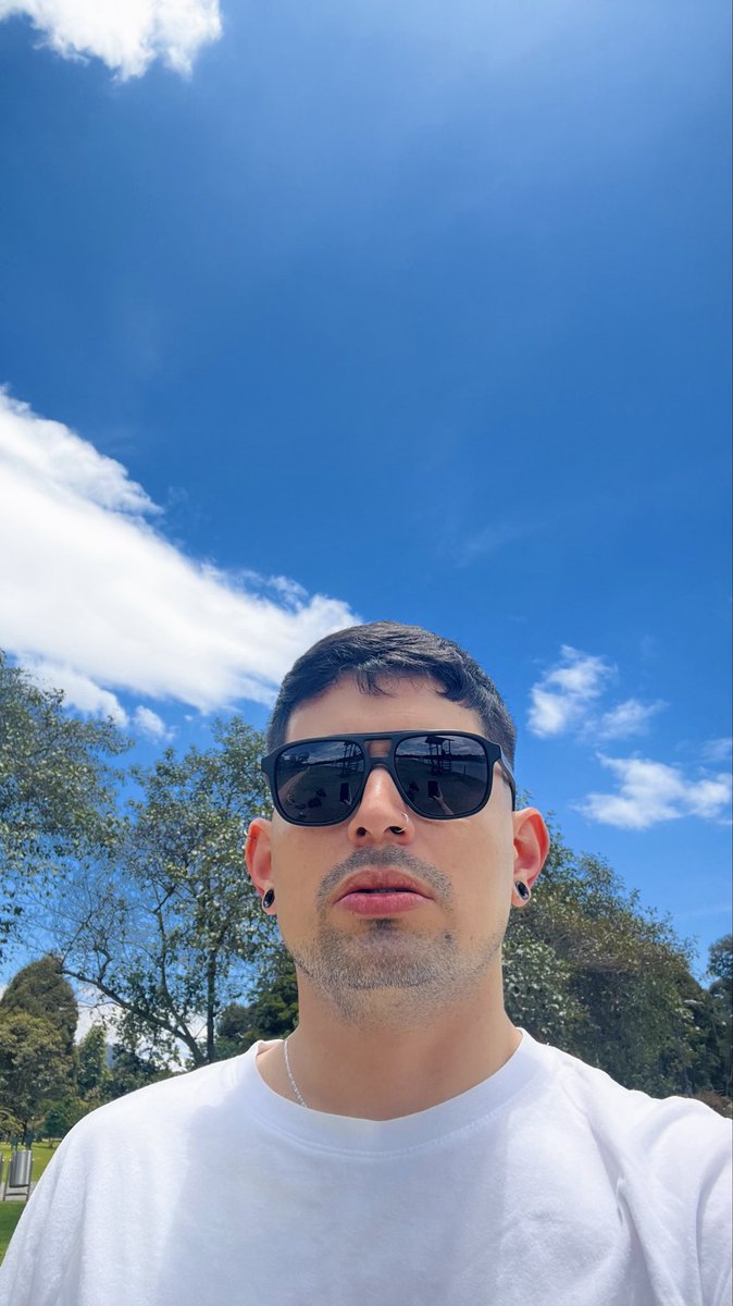 TroyeKnightST's tweet photo. Mitad de septiembre, casi Halloween, casi mi cumple, casi Navidad, casi Año Nuevo 💚 https://t.co/SwUMPjwQnR