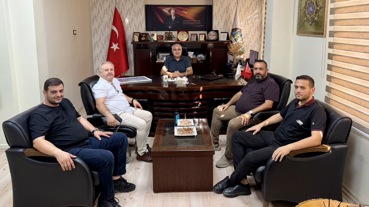 ismailovet's tweet photo. Ceyhan Esnaf ve Sanatkârlar Kredi ve Kefalet Kooperatifi Başkanı Sayın İbrahim İkidağ’ı ziyaret ederek Ahilik Haftası’nı kutladık.

Tüm esnaf ve sanatkârlarımıza hayırlı, bereketli ve bol kazançlı işler diliyorum. https://t.co/EwjXebJYwp