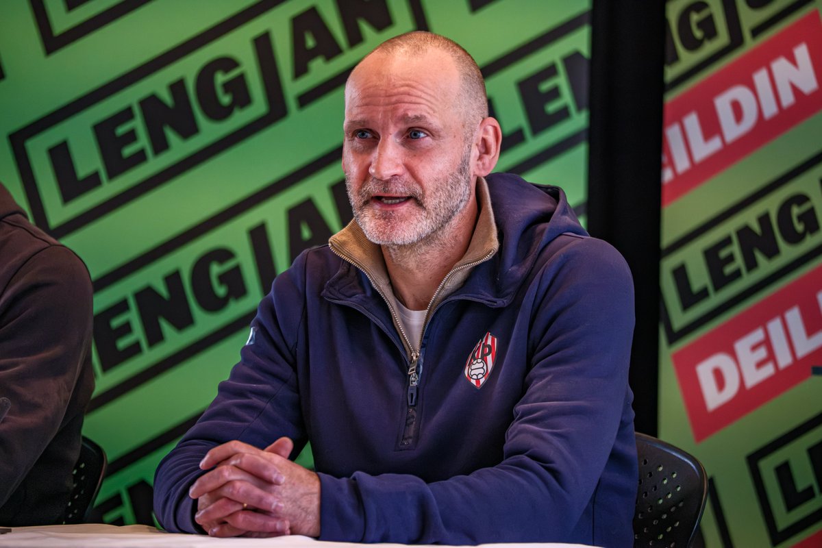 liveysport's tweet photo. Andrúmsloftið var spennuþrungið á blaðamannafundi Livey, Lengjudeildarinnar og ÍTF í höfuðstöðvum KSÍ í hádeginu. Bolli og Hjálmar lyftu reyndar stemningunni vel upp og Hjörtur Hjartarson stýrði fundinum af gríðarlegri fagmennsku.

Bara 2 dagar í þetta. Veislan er á laugardag og útsending hefst kl.15:15 - að sjálfsögðu á Livey.