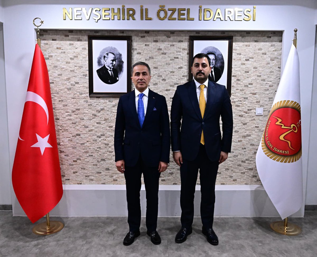 ozelidare50's tweet photo. Valimiz Sayın Hüseyin Kök, Genel Sekreterimiz Sayın Tolga Balak’a hayırlı olsun ziyaretinde bulundu.

Valimiz Sayın Kök, Genel Sekreterimiz Sayın Balak’a görevinde başarılar diledi. 

📍Nevşehir İl Özel İdaresi https://t.co/FJiaZEkB9B