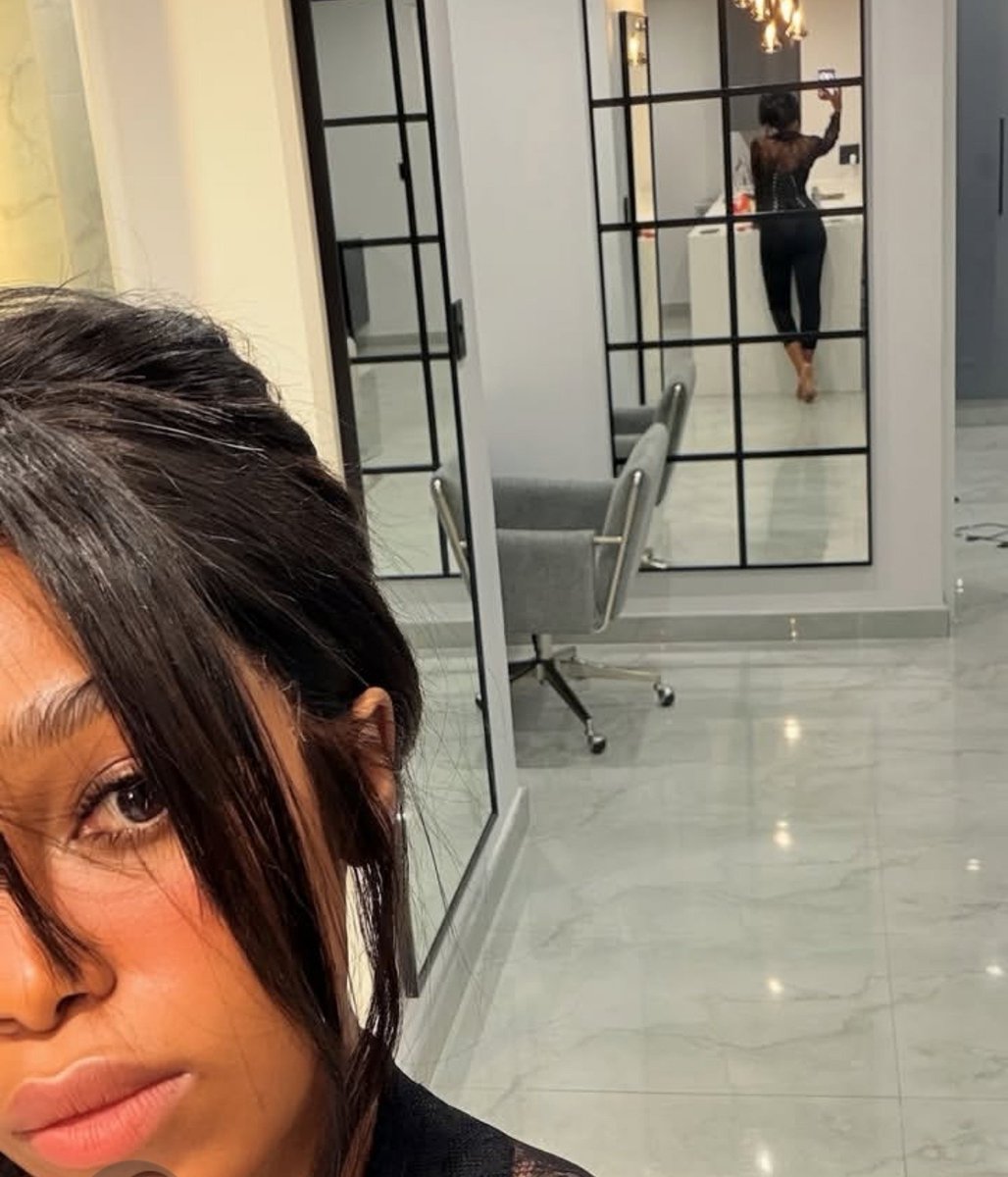 SuzanSithole2's tweet photo. Love HER apartment aesthetic🔥🥵 Don't get it twisted, this is not Kwakhumalo estezi, this is their "other home"🤏🏾

#ThalianTakeover 
#MainCharacterLifeStyleExperience 
#ThandekaTshabalala https://t.co/l5mBUnTOAG