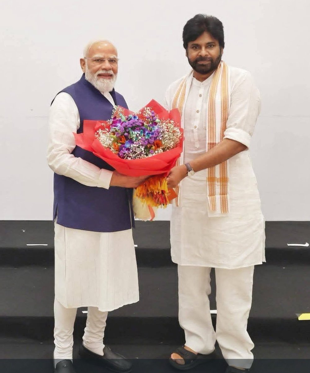 shiva_ragala's tweet photo. @narendramodi @PMOIndia @PawanKalyan @RagalaShiva 🥰🥰🥰🥰🥰🥰🥰🥰🥰🥰 https://t.co/kwgCLcj7z5