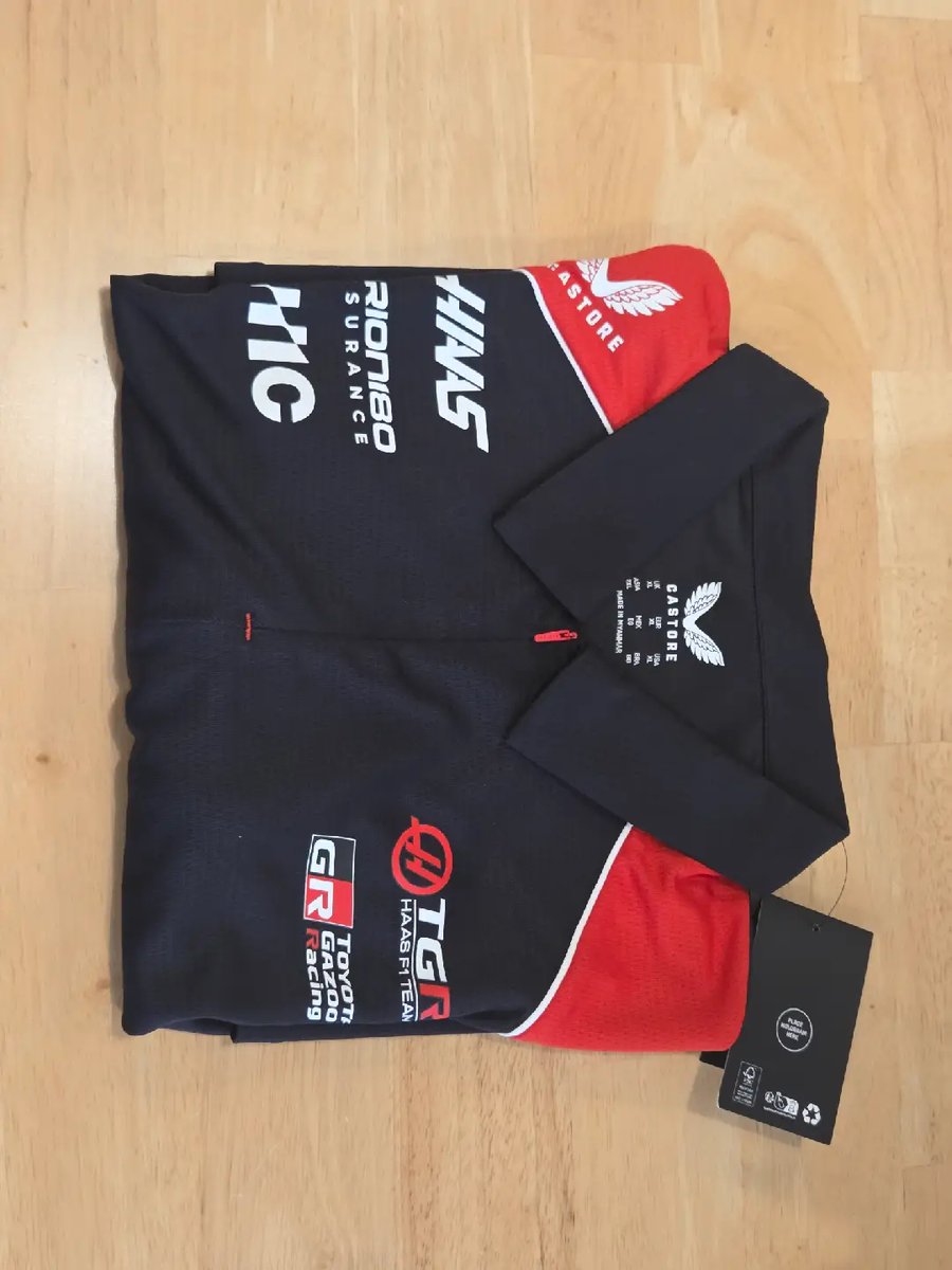 ZoomexOfficial's tweet photo. 👔 New arrivals! Signed Jersey from @HaasF1Team 

Comment on the original post to win: 

🎂 Happy Bday to Esteban Ocon!! #Zoomex

End by 25th Sep. 2 shirts will be mailing out! https://t.co/k04DPsV9cv