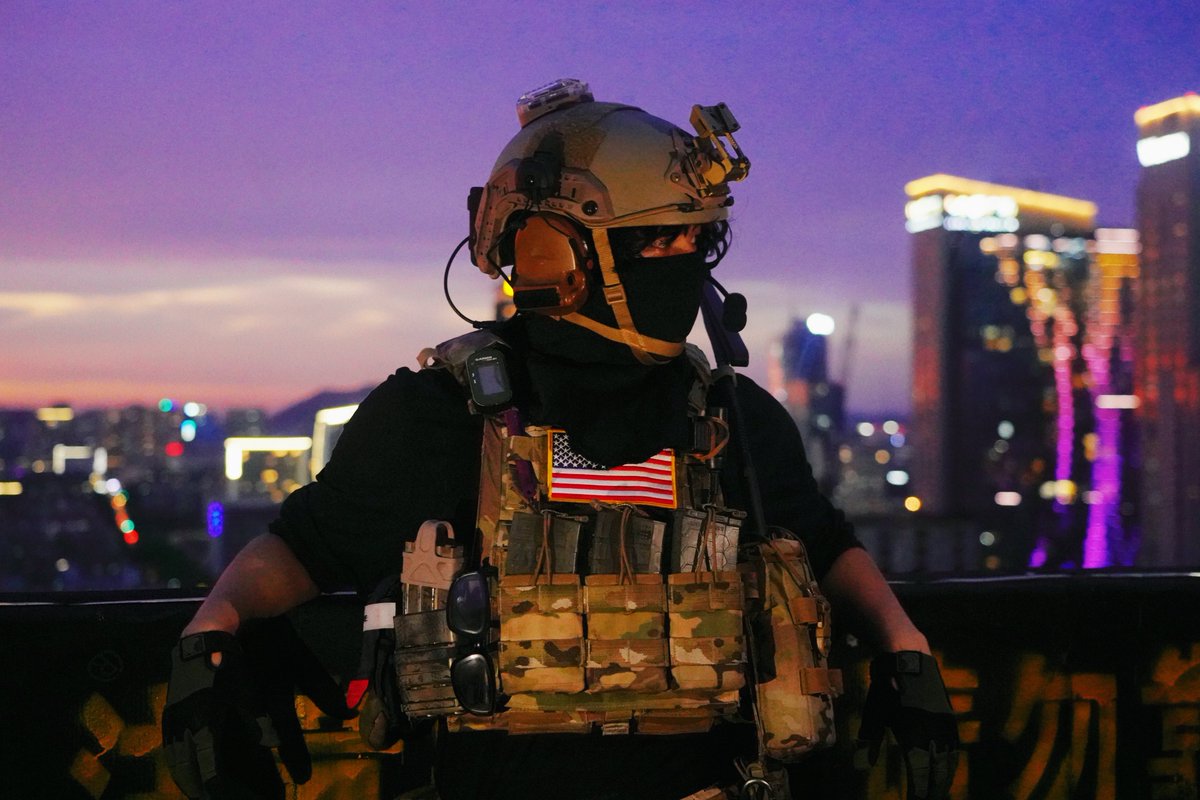 Tangyu0410's tweet photo. @ksm6971 Avs tactical vest is great. https://t.co/Bbx0ti8qc2