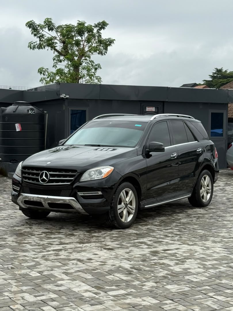 tiwaoba's tweet photo. 2013 Mercedes Benz ML350

Pre Owned ✅

Untampered Engine and Gear ✅
Keyless Entry ✅

Original Papers Available 

16 Million Naira 💰 

Abuja 📍 https://t.co/GGsTXSpugI