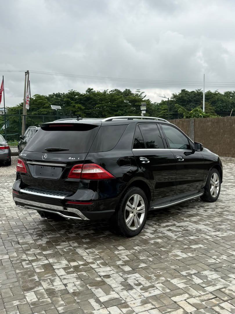 tiwaoba's tweet photo. 2013 Mercedes Benz ML350

Pre Owned ✅

Untampered Engine and Gear ✅
Keyless Entry ✅

Original Papers Available 

16 Million Naira 💰 

Abuja 📍 https://t.co/GGsTXSpugI