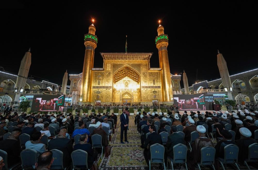 fatmayasri's tweet photo. بأجواء تليق بمقام أمير المؤمنين (عليه السلام) شهدت العتبة العلوية المقدسة احتفال إعلان مشروع ألفيّة الحوزة العلمية🤎 https://t.co/imrNVJiZU3