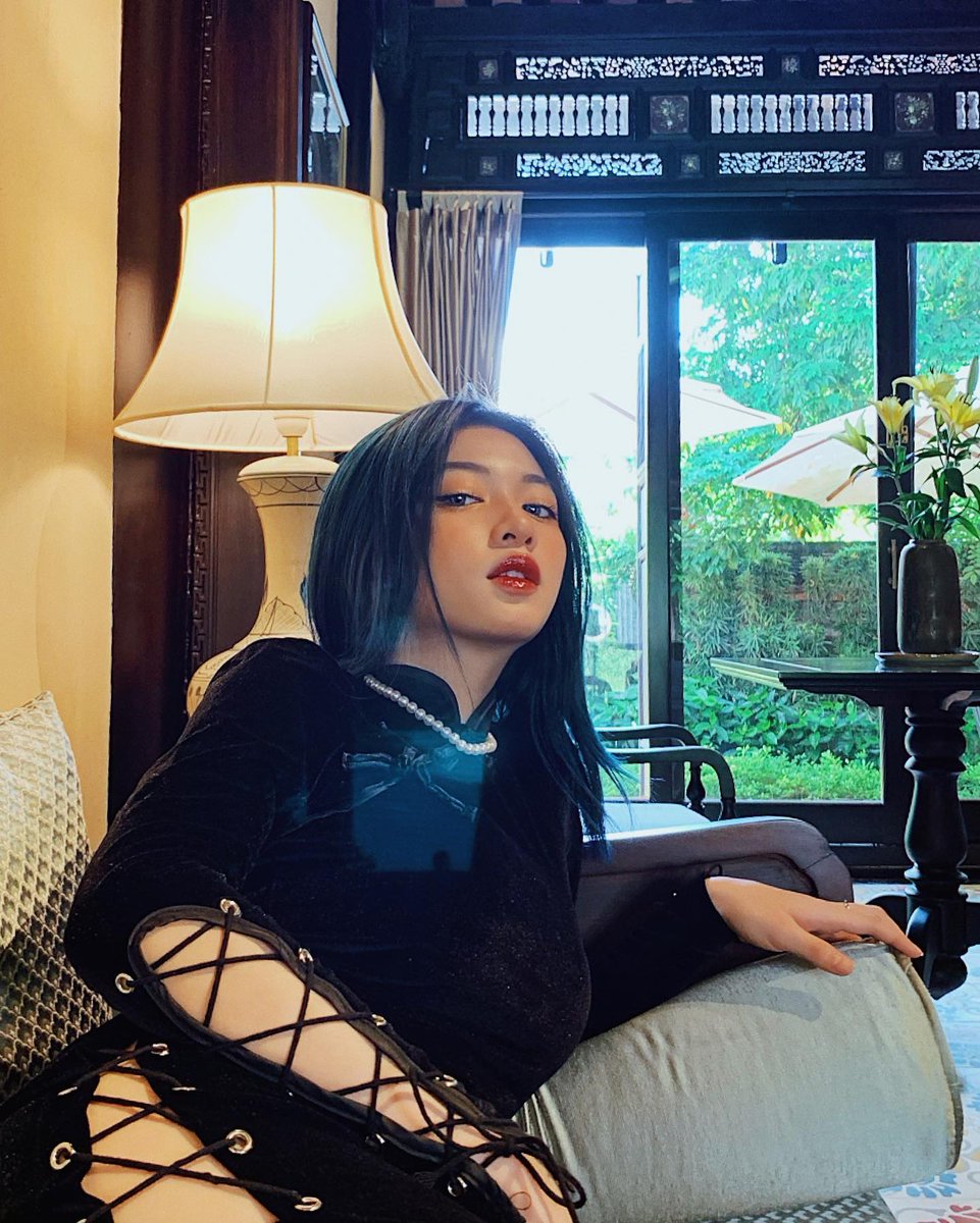 PoppingCandyLOL's tweet photo. Top of the morning! 🚀 You should know that the world is a better place with you in it—go shine today! 🌻
YYNx https://t.co/X0GVF9MiB2