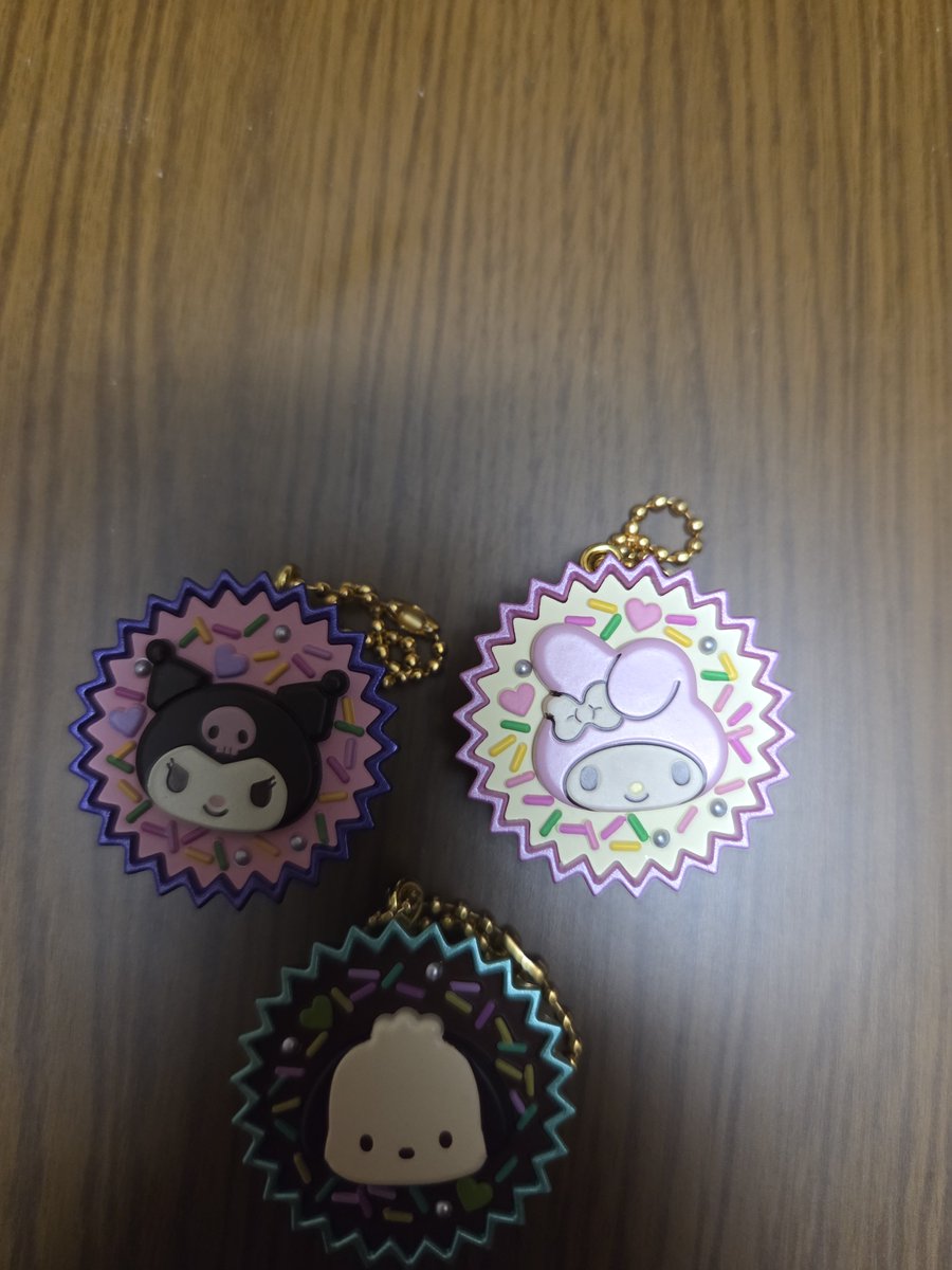 remon1466's tweet photo. セブンイレブン セブン ガシャポンボックス交換
手作りおやつチャーム 平成女児チョコ
スペシャルカラーver.

譲
マイメロ クロミ ポチャッコ
求
ハローキティノーマルver.
 キティ日焼けver.

郵送にて交換お願い致します。
検索から気軽にお声かけください
 #サンリオ
 #セブンイレブンガチャ https://t.co/GSf5U0f2Qi