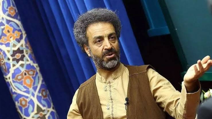 hamidkatebi's tweet photo. اگر مردم ندانند شش ماه بعد در کشور چه اتفاقی می‌افتدسرمایه‌گذار سرمایه‌گذاری بلندمدت نمی‌کند
متخصص مهاجرت می‌کند
کارآفرین به فعالیت کوتاه‌مدت و سفته‌بازی روی می‌آورد
خانواده تصمیم‌های بلندمدت خود را عقب می‌اندازد
بنابراین بی‌ثباتی مانع توسعه کشور می شود. #منظومه_فکری_رنانی. https://t.co/Ev9lCrBoeW
