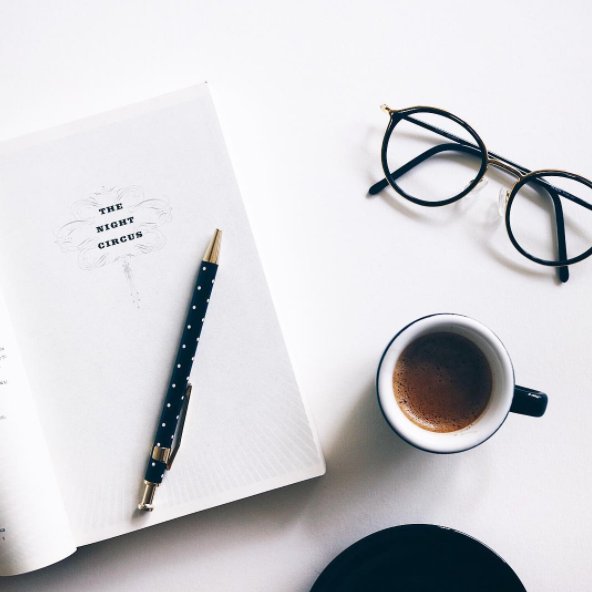 Cafeyletras_of's tweet photo. Y si fue tu mirada o las imágenes de tu sonrisa o la magia de tu esencia las que me guiaron en esta travesía de letras para contarme tus secretos? https://t.co/NpcPPPUUFB