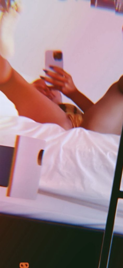 PRIVATERIN21's tweet photo. Think you got what it takes to make a girl scream? 😈👀 LMK 

#blackbitch #sucker #explore https://t.co/x8bDnOmlGs