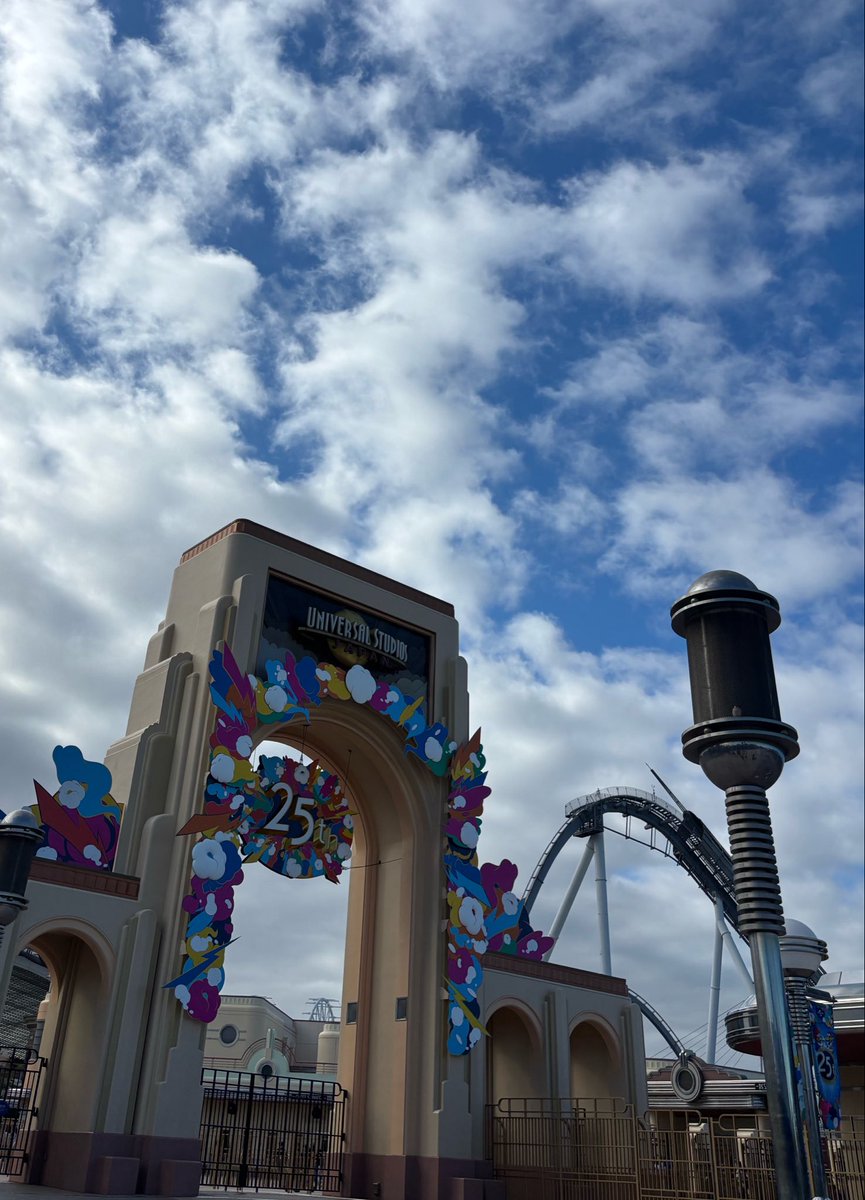 pgndwq's tweet photo. お久しぶりユニバ➰🌎🇺🇸
初フライングダイナソーでした🦖
緊張して引きつった顔のBeReal🙂‍↔️ https://t.co/29v4OdxNV1