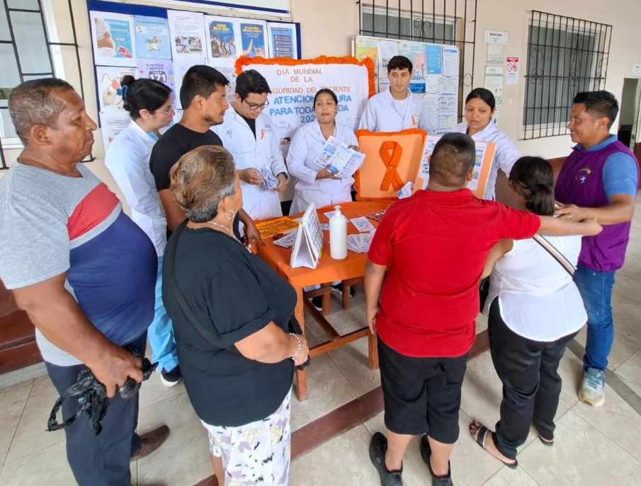 DPS_LosRios's tweet photo. #Quevedo I @Salud_Ec en el marco del Día Mundial de la Seguridad del Paciente, el CS San Carlos realizó en sala de espera un stand informativo y conversatorio sobre la importancia de aplicar prácticas seguras durante la atención en salud.

🤝 Atención segura para toda la vida. https://t.co/KahDrqeYYP