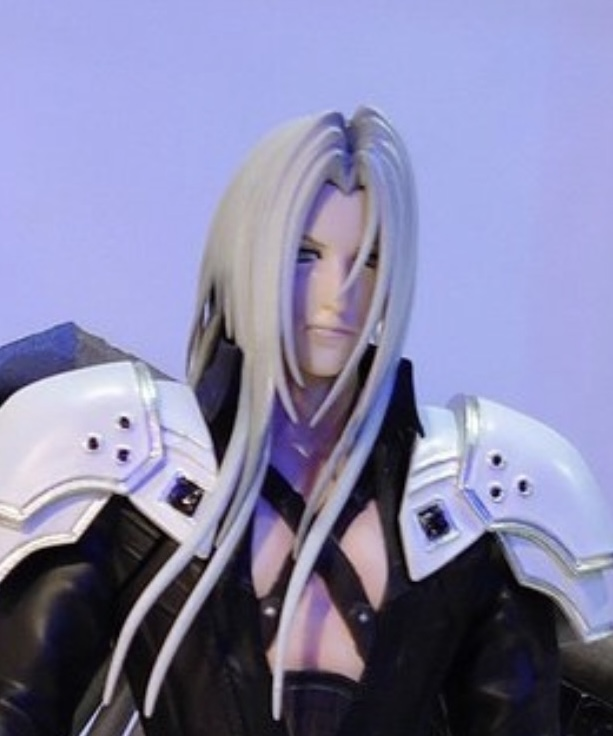 herkive's tweet photo. over 300 bucks for a tiny collector statue that looks like a bootleg oh man oh man https://t.co/q19VnIeMHh