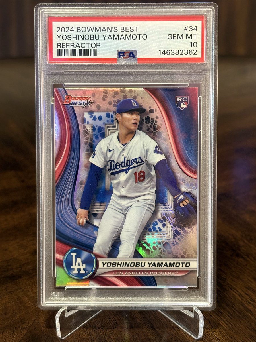 MattMoczy's tweet photo. Any Yamamoto/Dodgers fans looking for a nice RC 💎?

$150 shipped, most recent comps attached. https://t.co/1SPxJSSe0Q