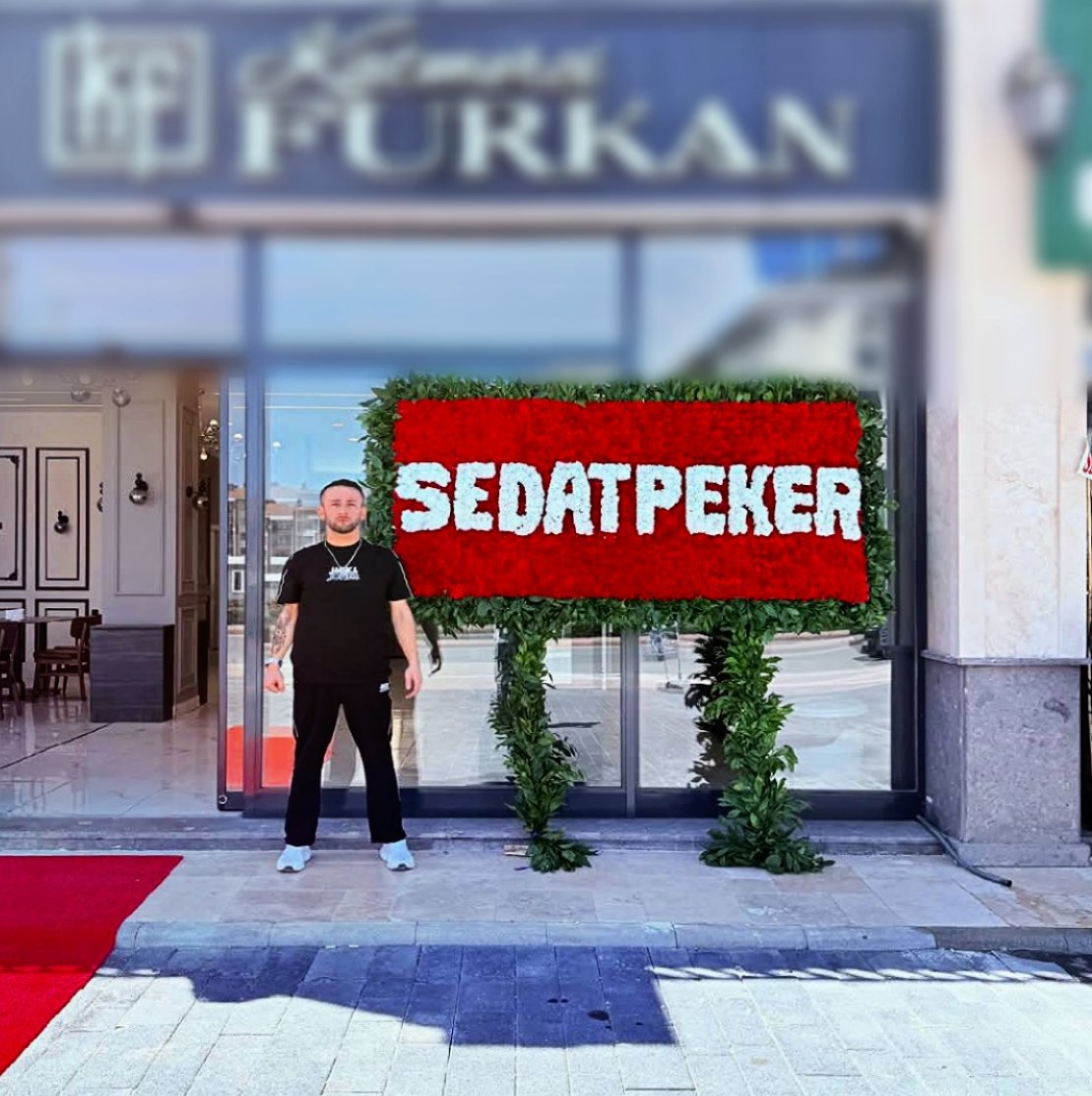 omerteksp's tweet photo. "Her ne kadar it olsanız da,
Sizin dişiniz bizi kesmez."

REİS SEDAT PEKER 
@sedat_peker https://t.co/VCCC4mighA