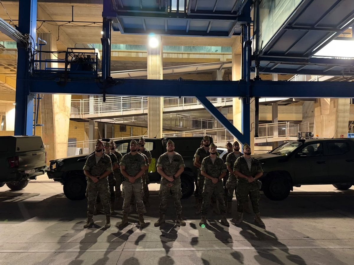 EMADmde's tweet photo. Se completa el relevo de las unidades del @EjercitoTierra que desarrollan misiones de presencia, vigilancia y disuasión en la Ciudad Autónoma de Ceuta.

Militares de la Comandancia General de Baleares, del Tercio ‘Gran Capitán’ 1.º de La Legión y del Regimiento de Infantería ‘Tenerife’ nº49 de la Brigada Canarias continúan sus labores en apoyo a las Fuerzas y Cuerpos de Seguridad del Estado. 

#MOBAL @COMGECEU_ET #MOPS #OPVD