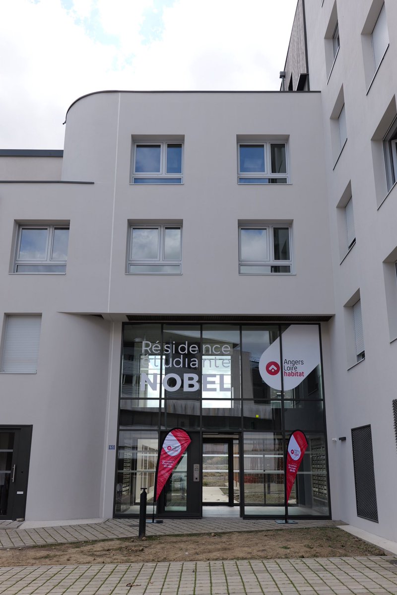 ALH_49's tweet photo. Inauguration nouvelle résidence étudiante Nobel @Angers #BelleBeille 102 studios de 17 à 22 mètres carrés @LcChristelle @JBehre_Robinson @Prefet49 Bien loger pour accompagner les jeunes dans leur parcours. Plus que des logements, des projets de vie. https://t.co/VIQ5mikn85