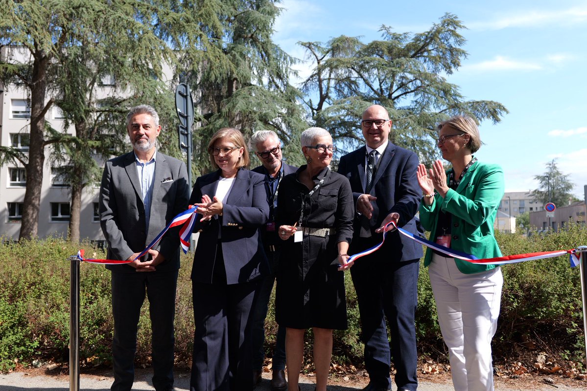 ALH_49's tweet photo. Inauguration nouvelle résidence étudiante Nobel @Angers #BelleBeille 102 studios de 17 à 22 mètres carrés @LcChristelle @JBehre_Robinson @Prefet49 Bien loger pour accompagner les jeunes dans leur parcours. Plus que des logements, des projets de vie. https://t.co/VIQ5mikn85