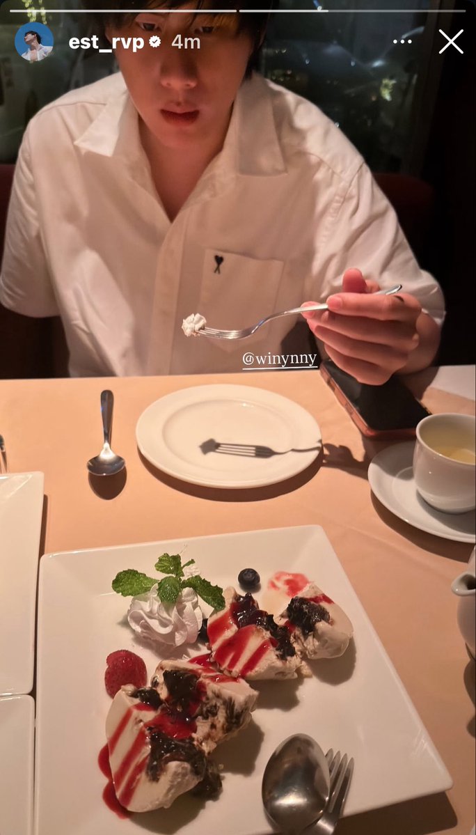 laoong_namm's tweet photo. ฮือออ น้องเอสไปกินข้าวกับวินนี่อะๆๆๆ 🥹🥹

#est_rvp https://t.co/fU7QHoyG8d