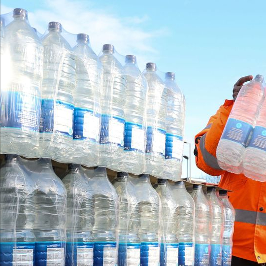 HitsLincsNews's tweet photo. Anglian Water's apologised and says it's supporting those affected by water disruption in parts of North Lincolnshire.

Read more ⬇️

https://t.co/15ue2MbCxo https://t.co/jGDpJU0Awe