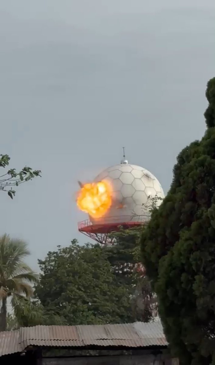 rgestioncol's tweet photo. 🚨ATAQUE AL RADAR DE CANDELARIA

Un radar estratégico de vigilancia aérea fue atacado con drones en el Valle

Recompensa: $50 millones por información sobre los responsables

No hubo heridos, queda una pregunta:

¿Quién está protegiendo las infraestructuras estratégicas del país? https://t.co/DQSO9WjQMI