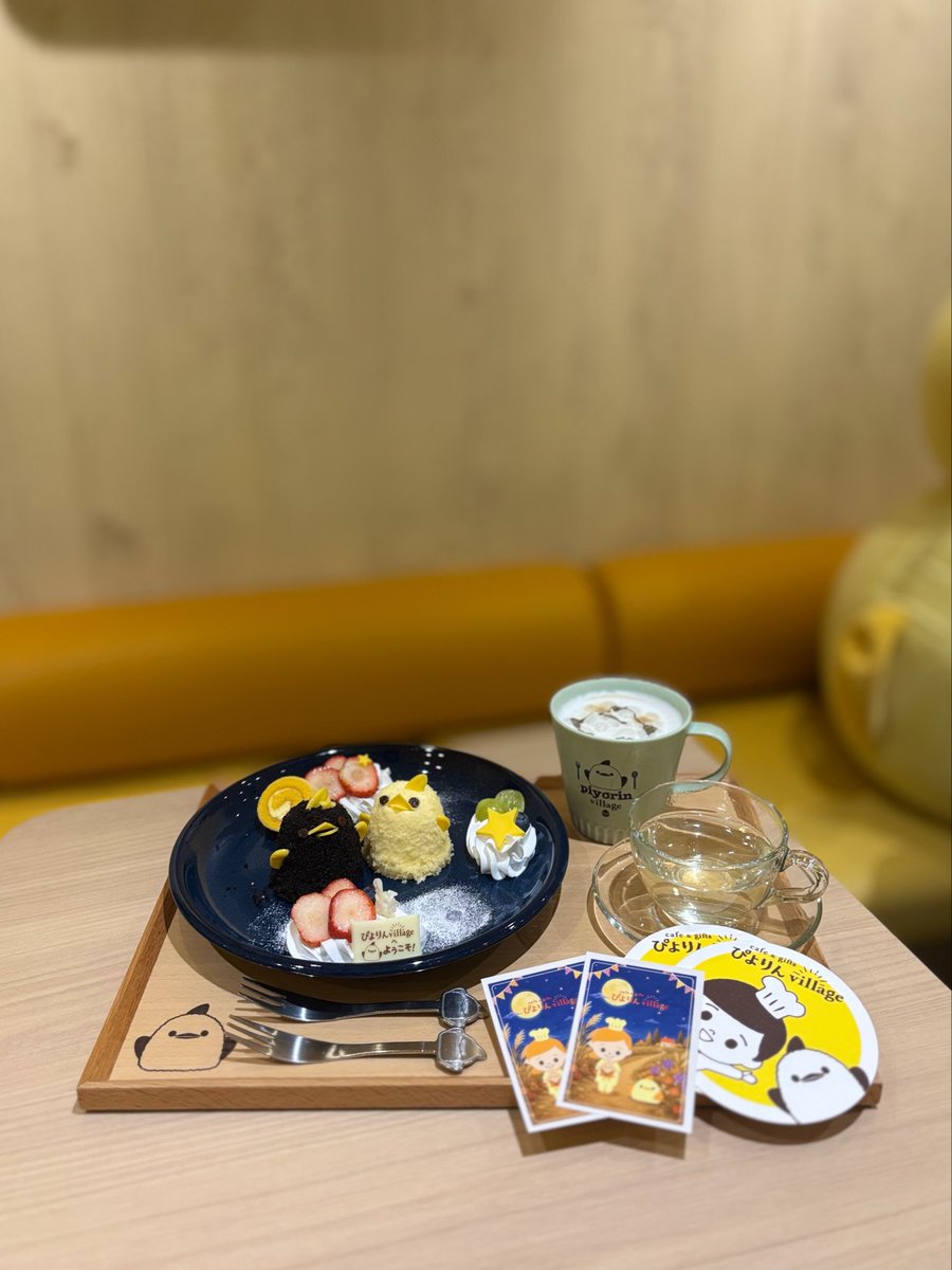 310log_s2's tweet photo. ずーっと行きたかった🐥⸒⸒♡
お月見デザインのステッカー貰えた❕かわいくてご満悦^> ·̫ <^✌🏻🌙݁🤍 https://t.co/oK4Cdpu5Ko